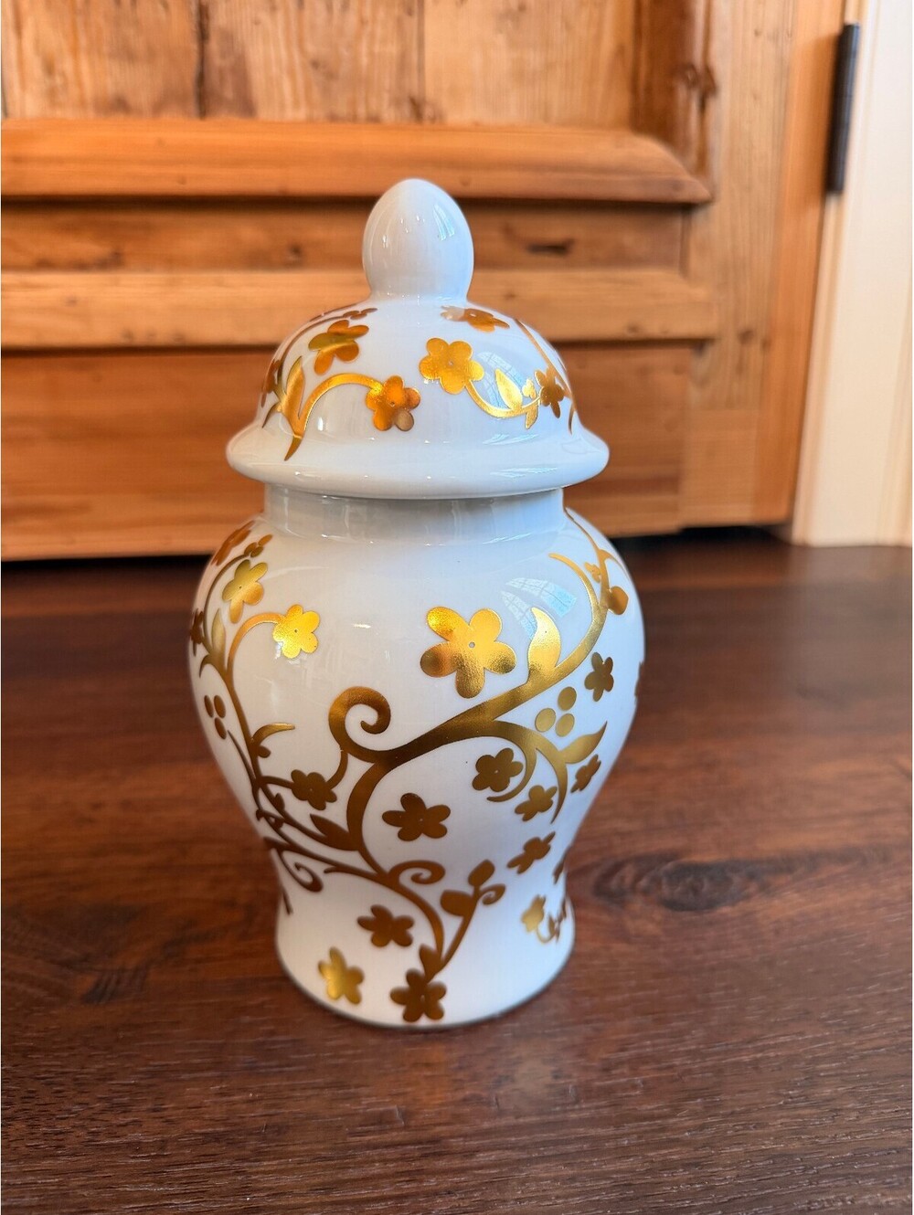 Home Decor | White & Gold Porcelain Ginger Jar 7” | 1143